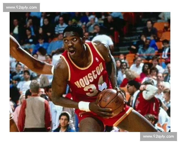 奥拉朱旺亲授梦幻脚步！科比获赞天才传承内线绝学